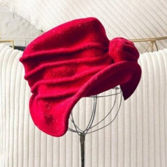 True Vintage Red Wool Cloche Hat with Flower Accent - Picture 2 of 16